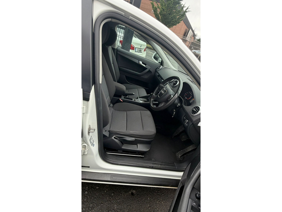 2010 Audi A3 - image 11