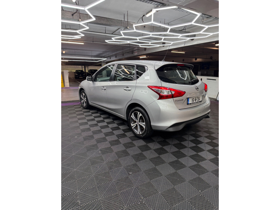 2015 Nissan Pulsar - image 6