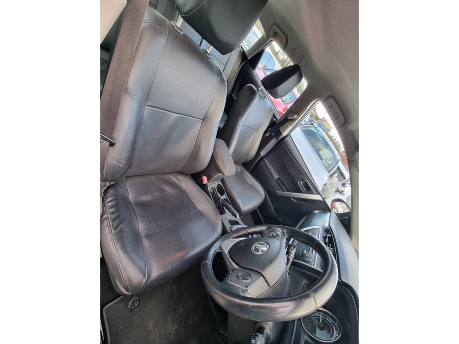 2014 Toyota Auris - image 24