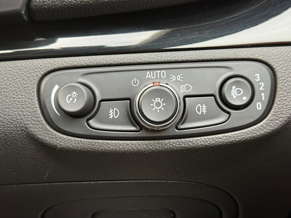 2017 Vauxhall Mokka - image 19