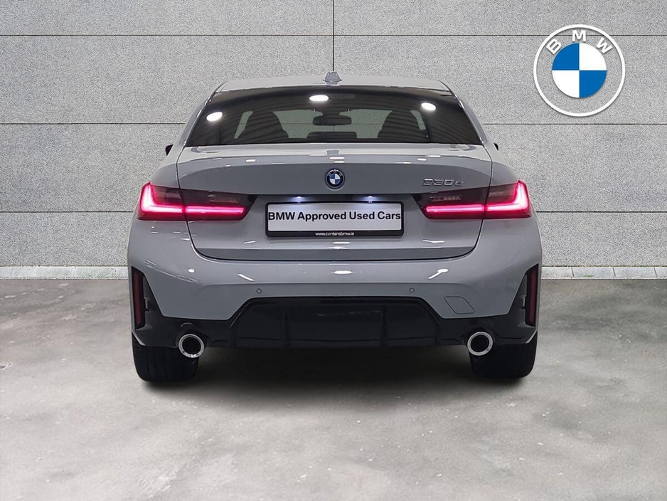 2025 BMW 3 Series - image 15