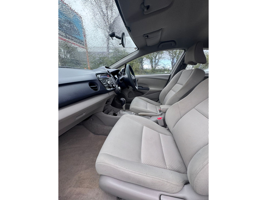 2011 Honda Insight - image 20