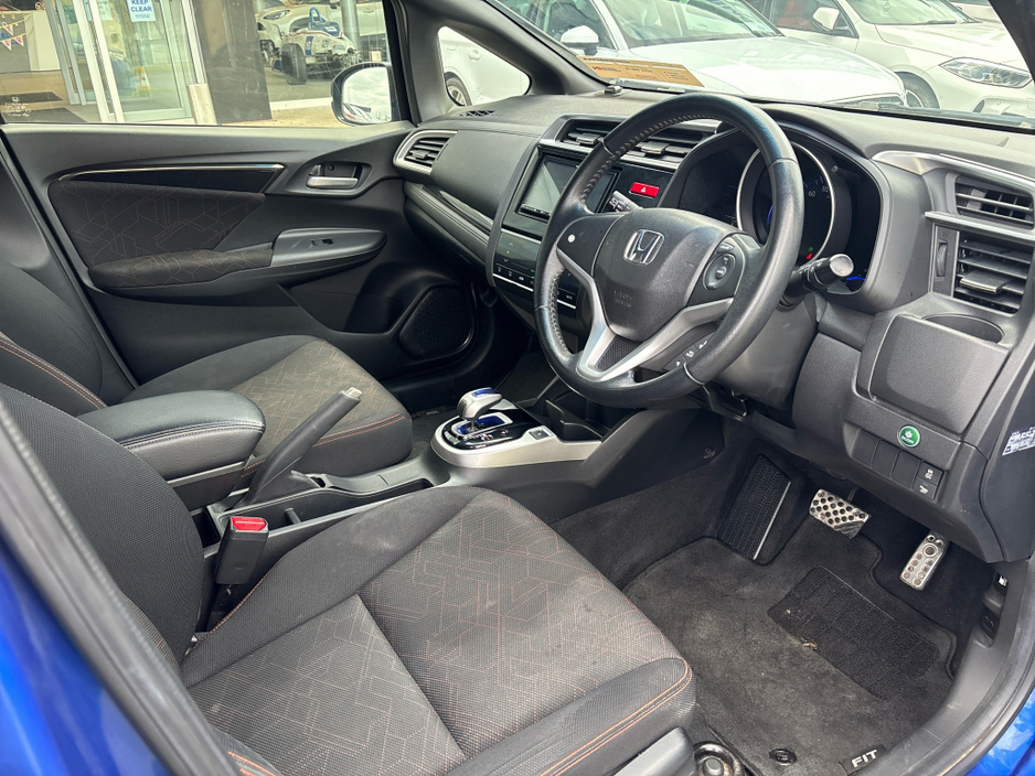 2014 Honda Fit - image 6