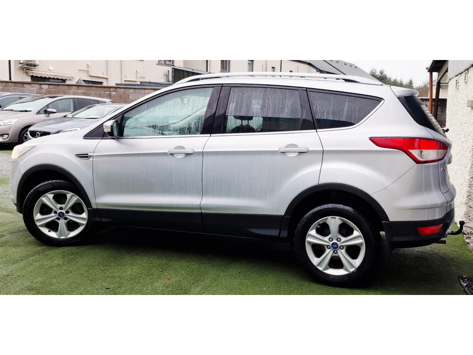 2015 Ford Kuga ZETEC 2.0 TD120 S6 M6 FWD €8,950