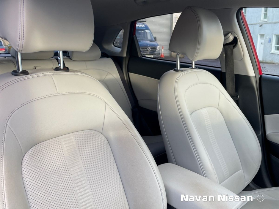 2022 Hyundai Kona EV Premium 64 kWh €21,850