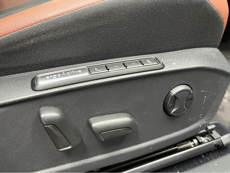 2024 Volkswagen ID.4 - image 8