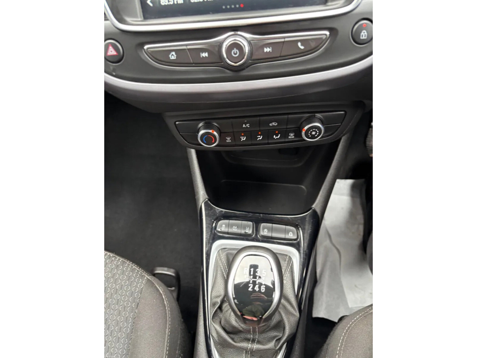 2023 Opel Crossland - image 17