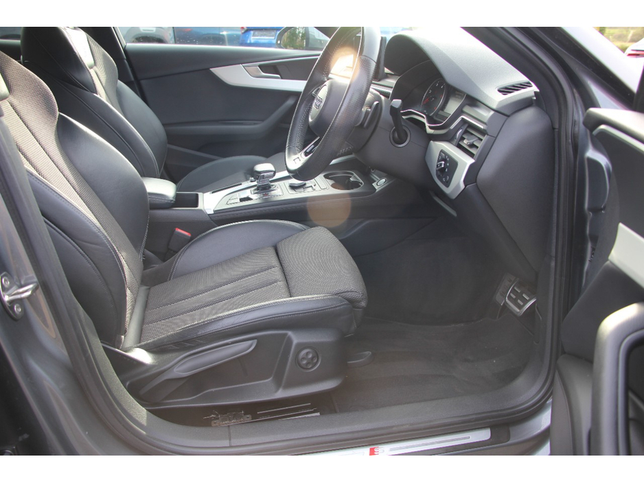 2016 Audi A4 - image 15