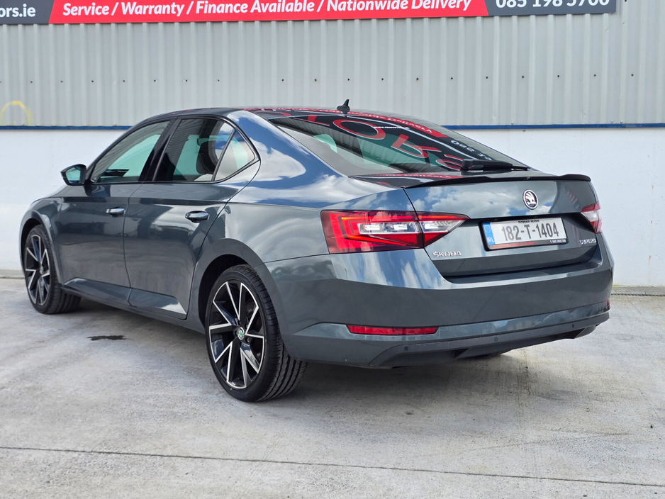 2018 Skoda Superb - image 12