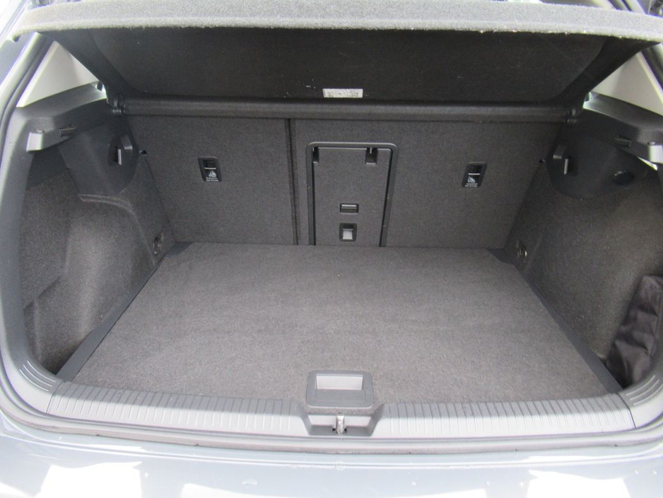 2021 Volkswagen Golf - image 15