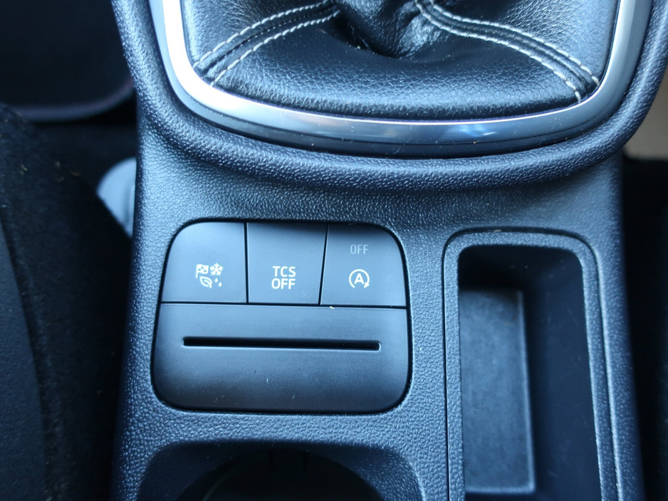 2021 Ford Fiesta - image 13