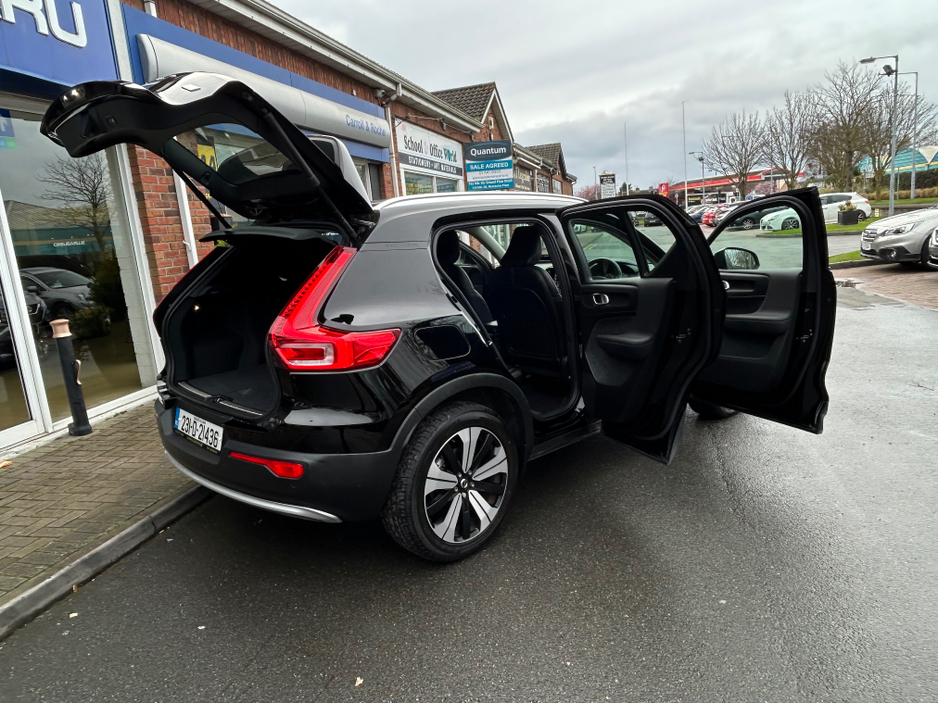 2023 Volvo XC40 - image 28