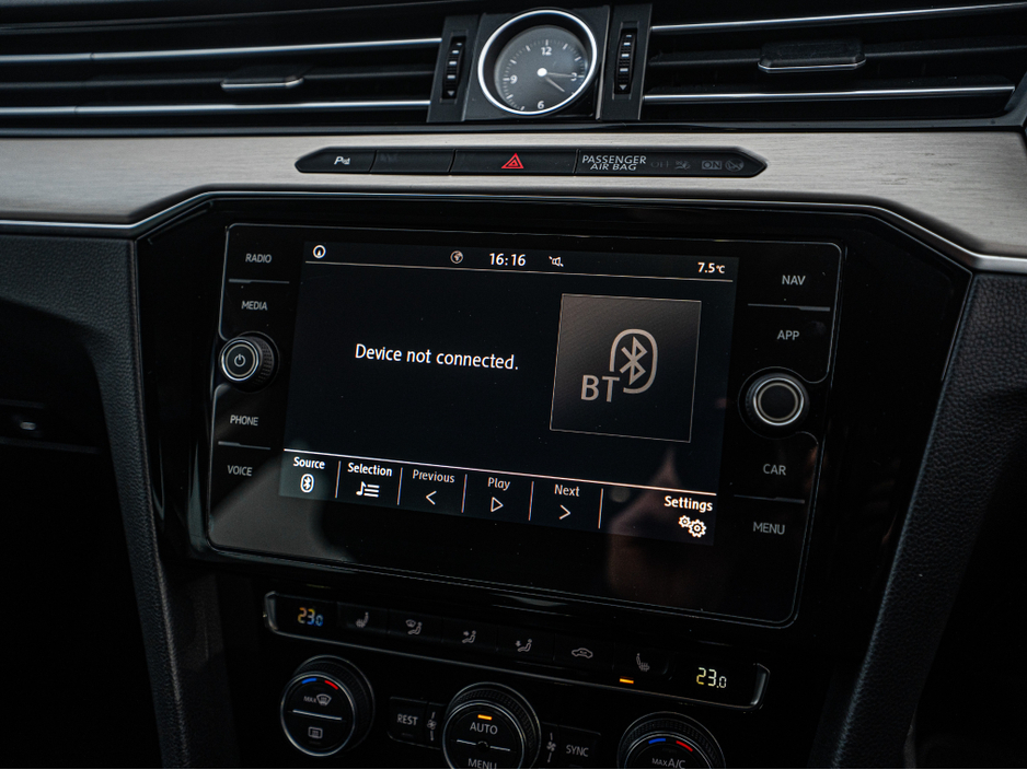 2019 Volkswagen Passat 2019 VW Passat Highline Auto/High spec/1yr warrant €25,888