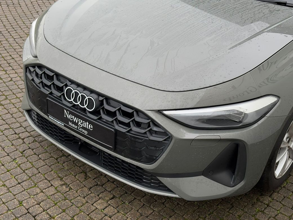 2025 Audi A5 40 TDI 204HP SE S-T €51,888