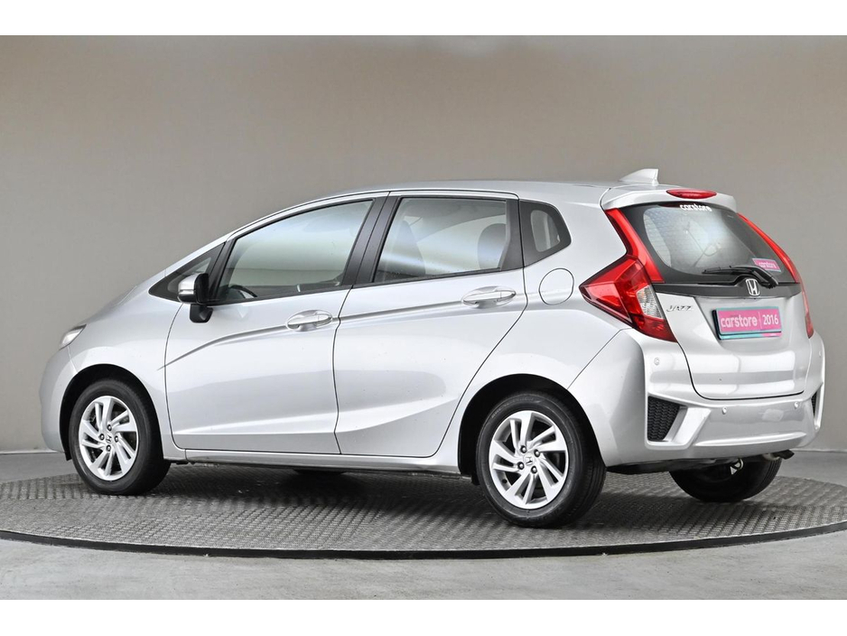 2016 Honda Jazz - image 6