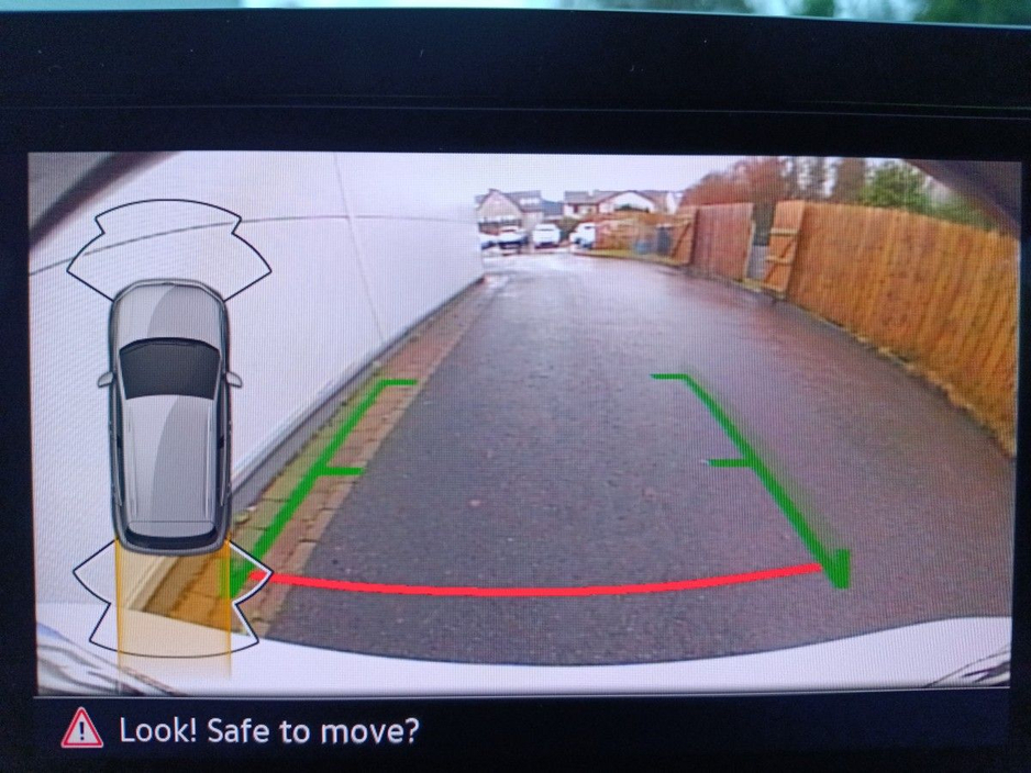 2025 Volkswagen T-Roc - image 8