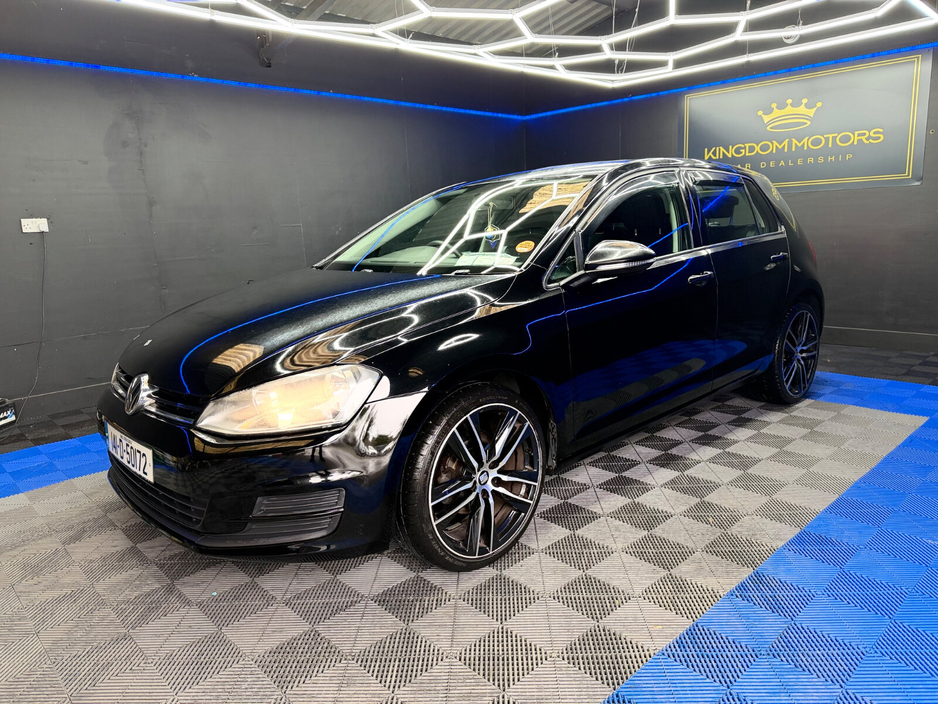 2014 Volkswagen Golf - image 11