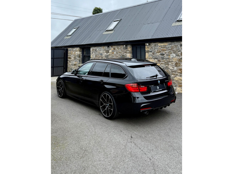 2014 BMW 3 Series - image 4