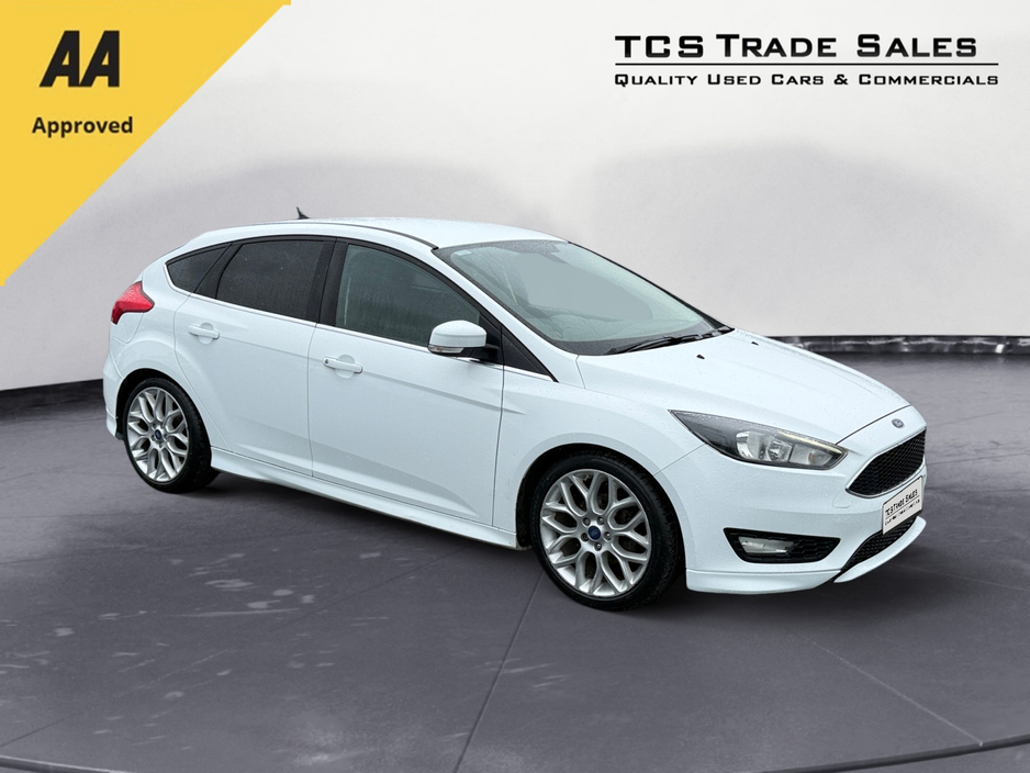 2016 Ford Focus - image 4