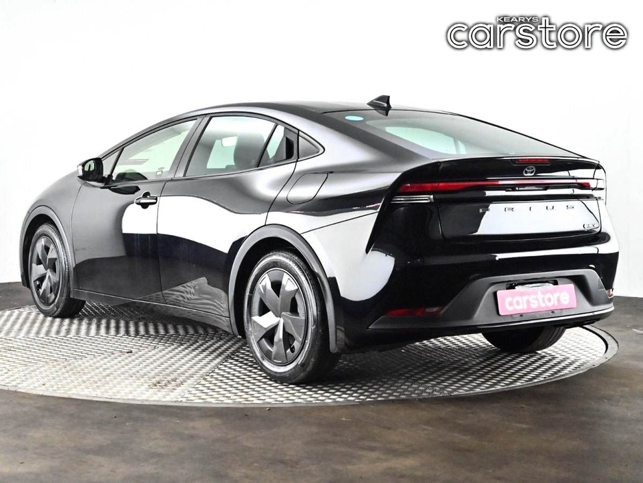 2023 Toyota Prius - image 8