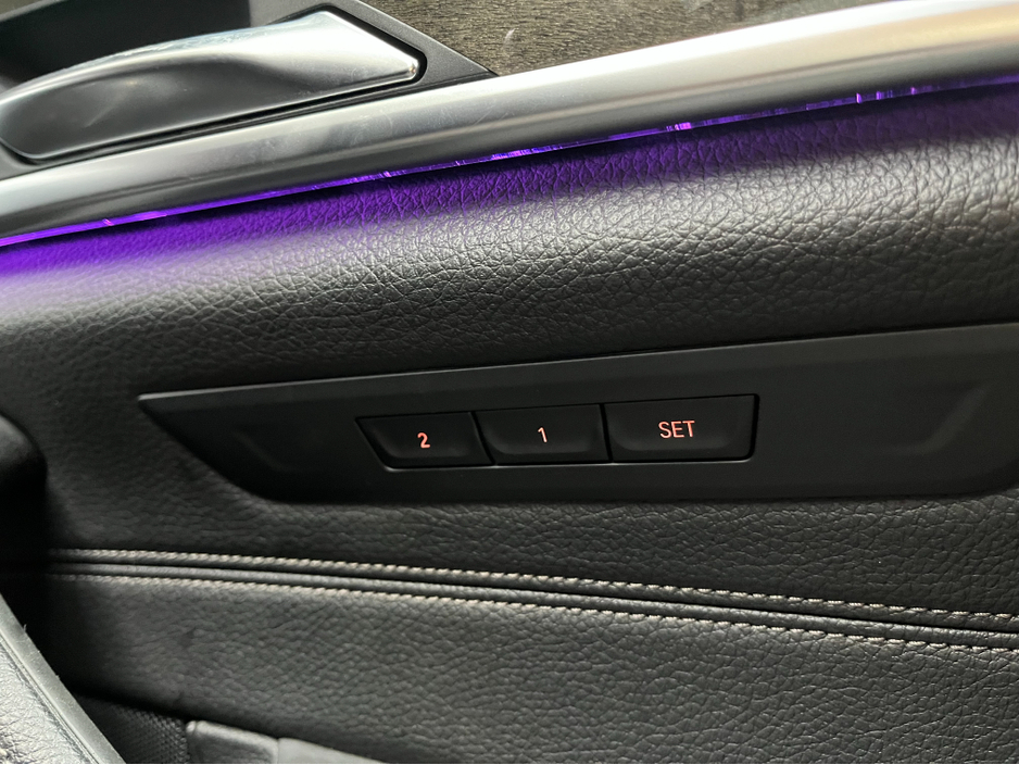 2018 BMW 5 Series - image 12