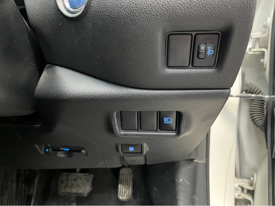 2020 Toyota C-HR - image 11