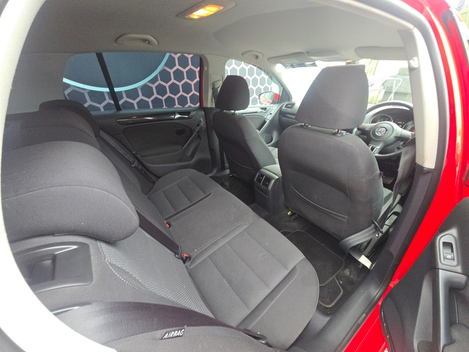 2011 Volkswagen Golf - image 16