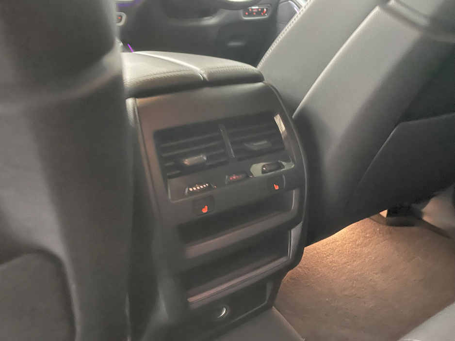 2022 BMW X5 - image 19