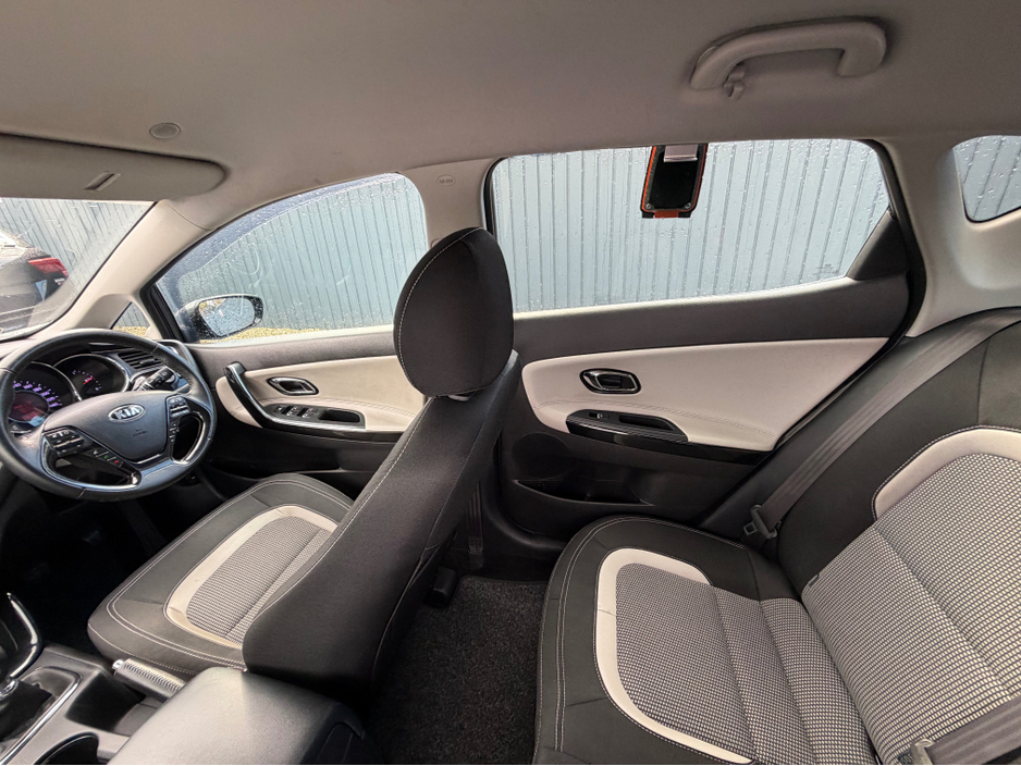 2017 Kia Ceed - image 34