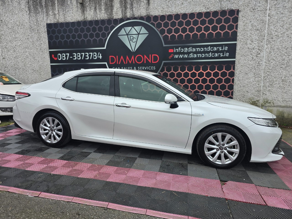 2020 Toyota Camry - image 8