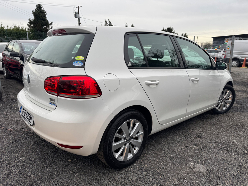 2012 Volkswagen Golf - image 5