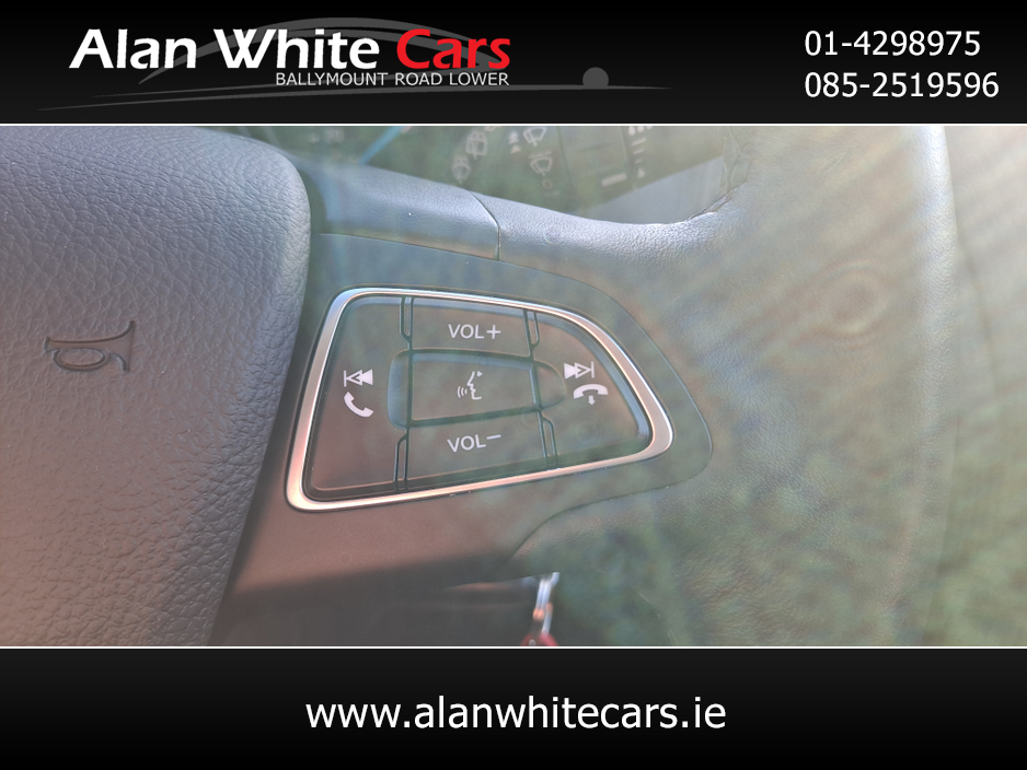 2016 Ford Focus - image 24