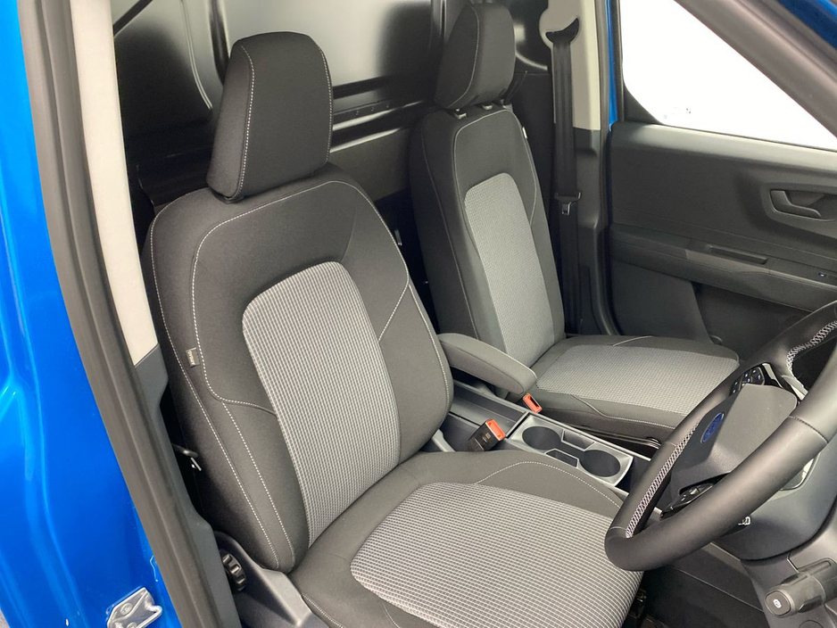 2026 Ford Transit Courier - image 10