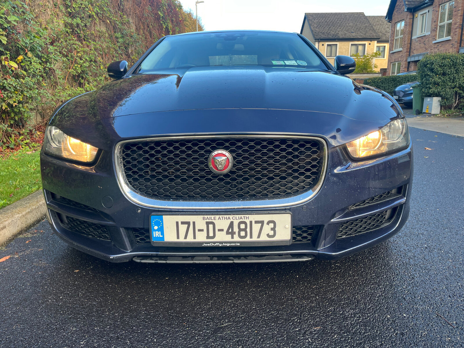 2017 Jaguar XE - image 11