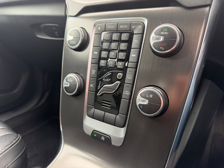 2014 Volvo V40 - image 17