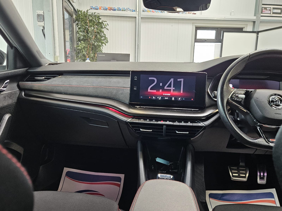 2021 Skoda Octavia - image 17