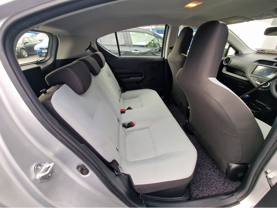 2017 Toyota Aqua - image 30