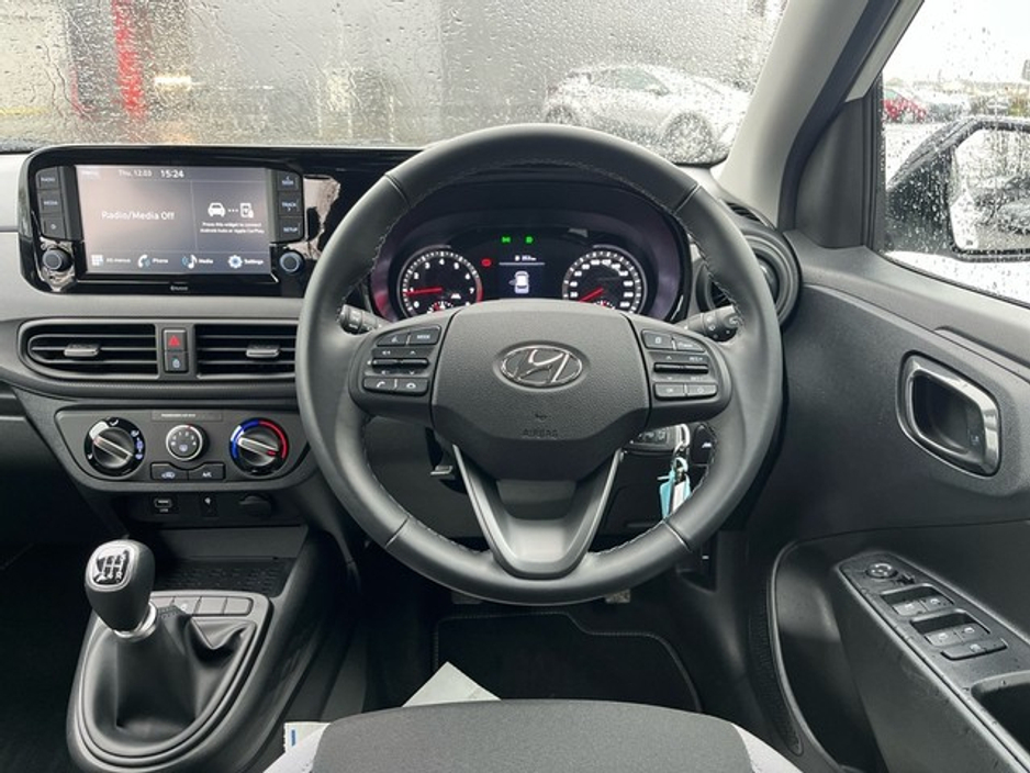 2022 Hyundai i10 - image 9