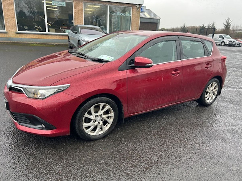 2017 Toyota Auris 1.6 D4D ICON TSS 5DR €13,995