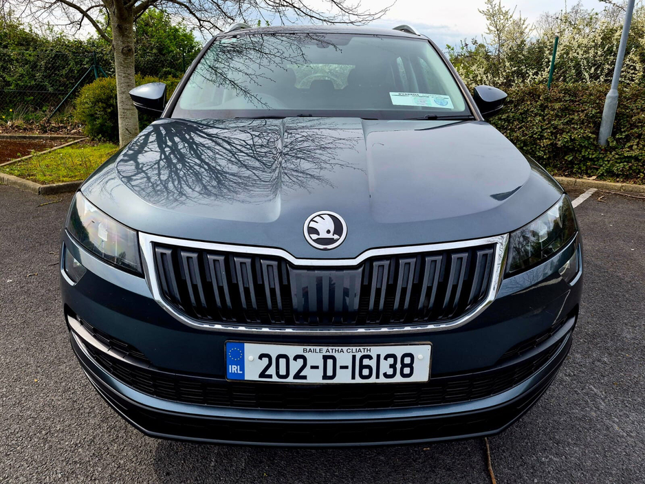 2020 Skoda Karoq - image 10