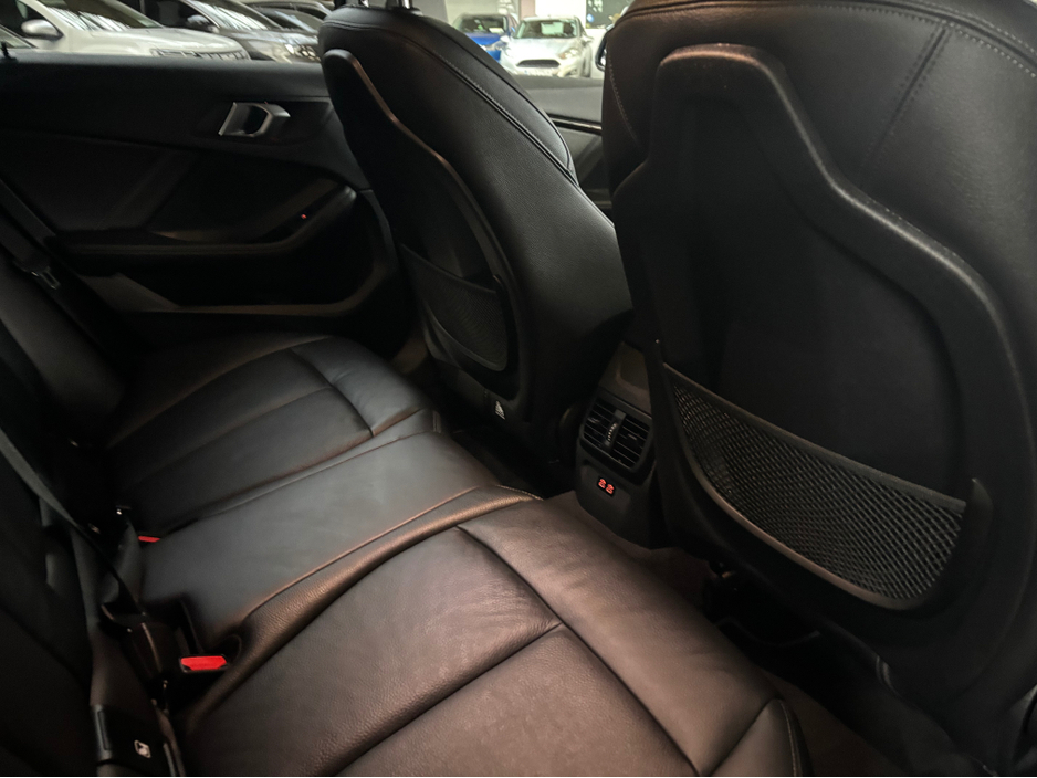 2022 BMW 2 Series - image 2