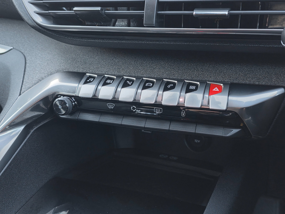 2020 Peugeot 5008 - image 25