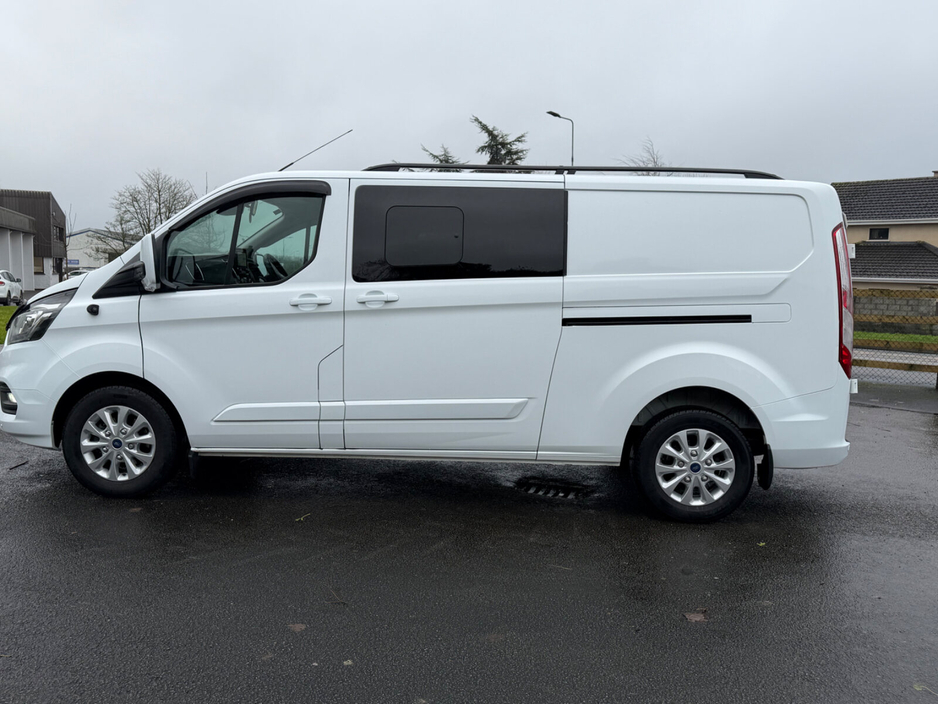 2021 Ford Transit Custom - image 4