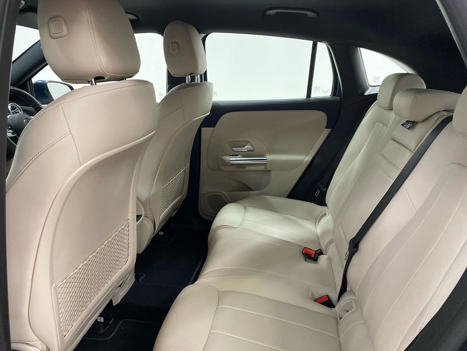 2022 Mercedes-Benz EQA - image 4