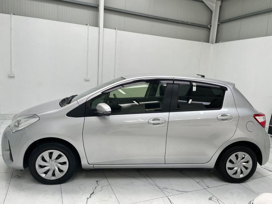 2019 Toyota Yaris - image 8