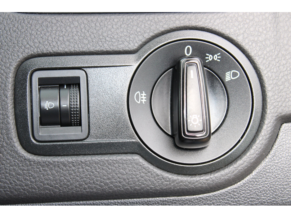 2016 Volkswagen Polo - image 20