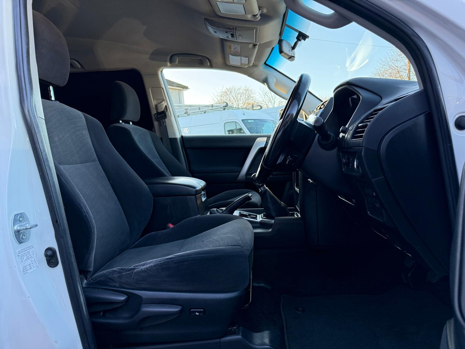 2021 Toyota Landcruiser LAND CRU SWB COMMERCIAL 2DR, VAT INVOICE , Fully Serviced , New 12 MTH DOE , Reverse Camera , 2.8 Dsl Manual , € 143 p/w & €17,950 Trade in / Deposit , Cruise Control , Dual Climate Control , €38,980