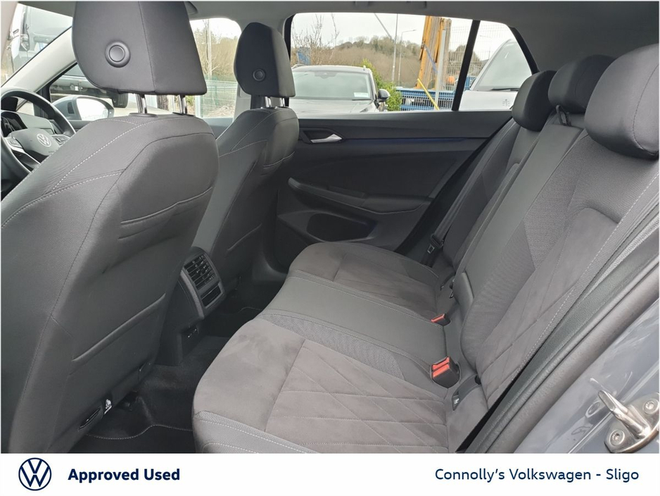 2024 Volkswagen Golf - image 7