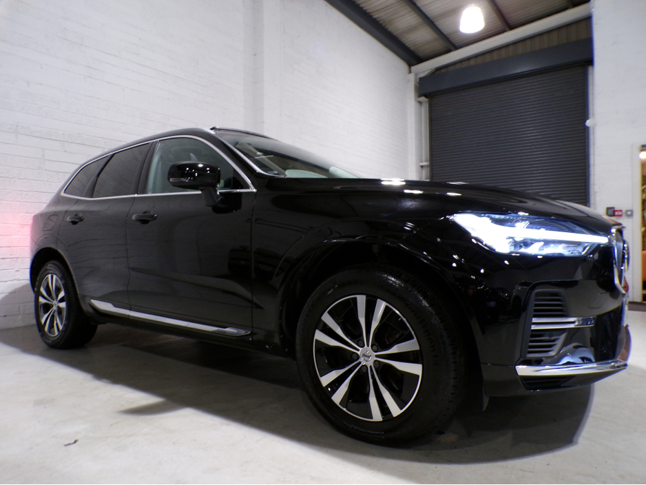 2023 Volvo XC60 *2023*ONLY 18,000 MILES*VOLVO XC60 RECHARGE 2.0 T6 350 PHEV AWD CORE BRIGHT EDITION*FULL VOLVO SERVICE HISTORY*PAN-SUNROOF*VOLVO ALLOY WHEELS*2 KEYS*FULL LEATHER HEATED SEATS*LANE PROTECTION*ACTIVE BR €47,900