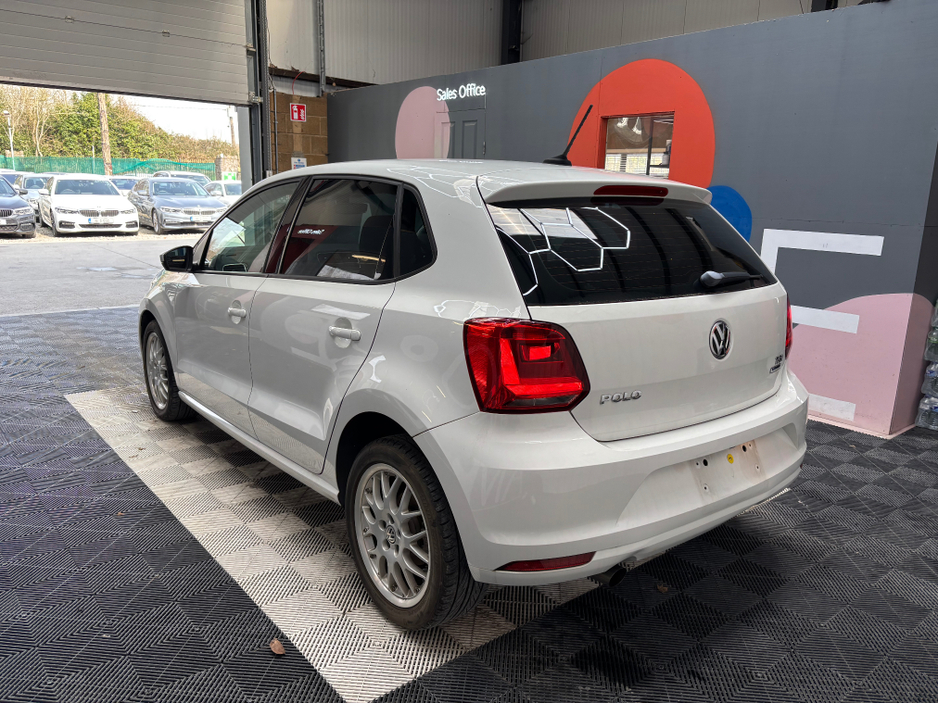 2016 Volkswagen Polo - image 4